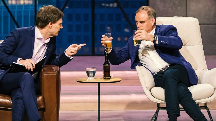 Und Prost! Carsten Maschmeyer (l.) und Georg Kofler nehmen "Taste Hero" unter die Lupe.