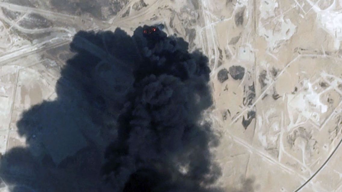 SaudiRaffineriebrennt.jpg
