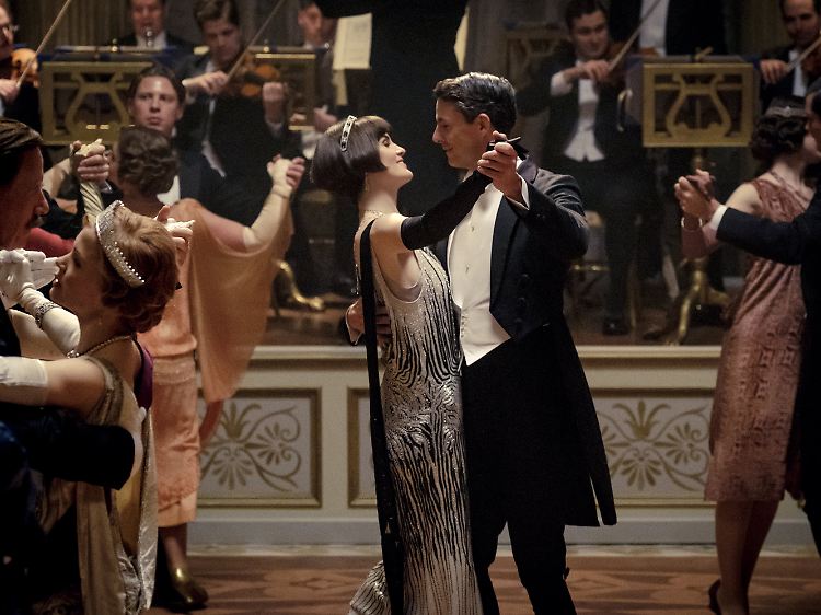 Der Tanz ins Glück: Michelle Dockery als Mary Crawley und Matthew Goode als Henry Talbot.