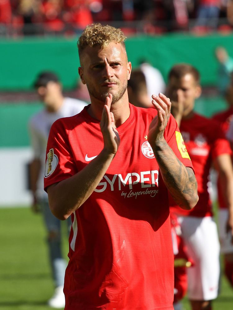 Immerhin, in der ersten Runde des DFB-Pokals gewann der 1. FC Kaiserslautern gegen den 1. FSV Mainz 05, hier Kapitän Christoph Hemlein. In der zweiten Runde geht es am 30. Oktober gegen den 1. FC Nürnberg.