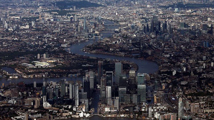 Die in London präsenten Banken halten sich bei ihren Umzugsplänen bisher vornehm zurück.