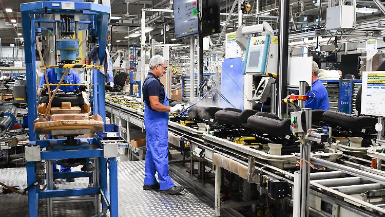 Den deutschen Autozulieferern bleiben nur wenige Jahre, um sich neu aufzustellen.
