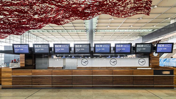 Am BER werden anscheinend im kommenden Jahr tatsächlich Menschen in Flugzeuge steigen.