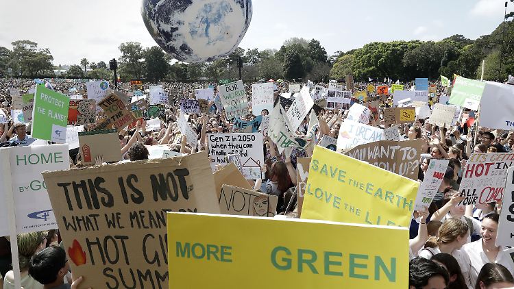 Mehrere Zehntausend Schüler in Sydney blieben aus Protest gegen die Klimapolitik dem Unterricht fern.