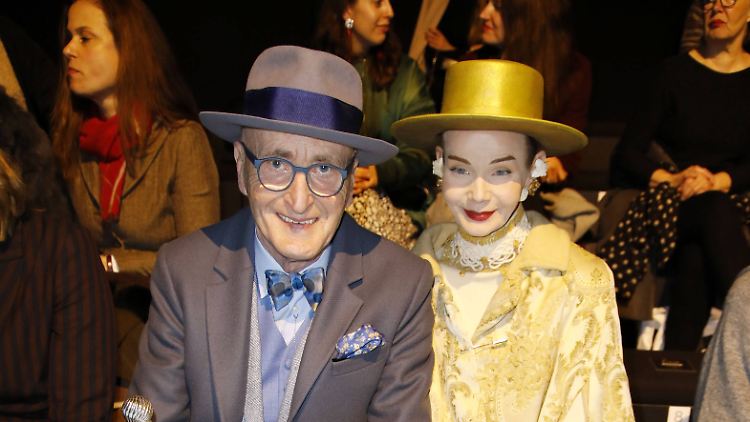 Günther Krabbenhöft und Britt Kanja sind oft gemeinsam unterwegs und begeistern mit ihren Outfits.