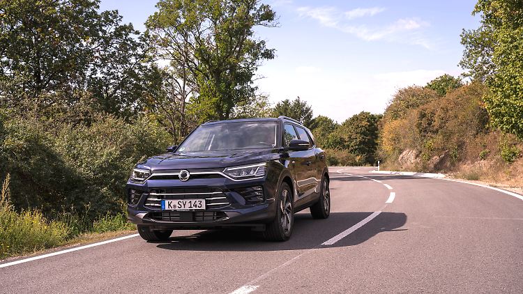 Der Korando startet bei knapp 23.000 Euro, knausert aber zu diesem Preis mit der Ausstattung.