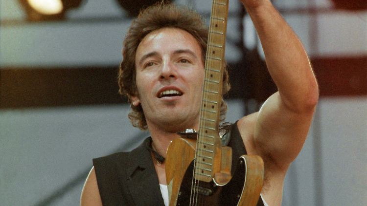 Kult! Ein Mann und seine E-Gitarre - Springsteen in Ostberlin am 21. Juli 1988.