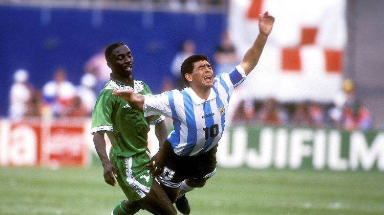 Bei der WM 1994 musste Maradona schwer leiden. Dass er überhaupt dabei sein konnte, ermöglichte ihm die Fifa.