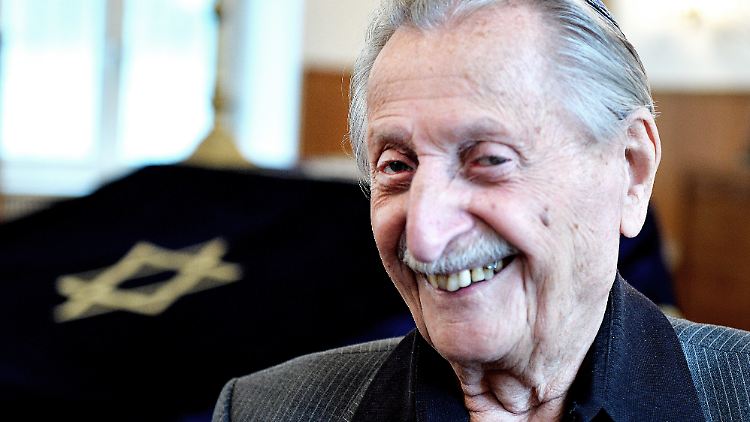Im Jahr 1939 wurde Feingold verhaftet und ins ehemalige KZ Auschwitz deportiert.