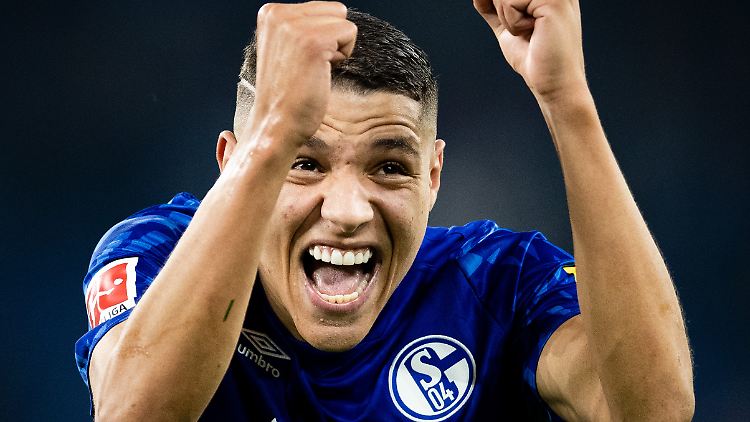 Armine Harit lässt den FC Schalke 04 spät jubeln und sich selbst feiern.