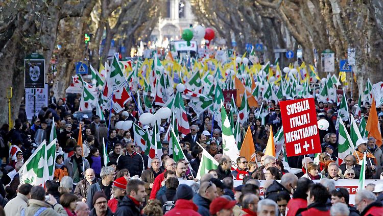 Wie viele Menschen sich tatsächlich versammelten ist unklar.