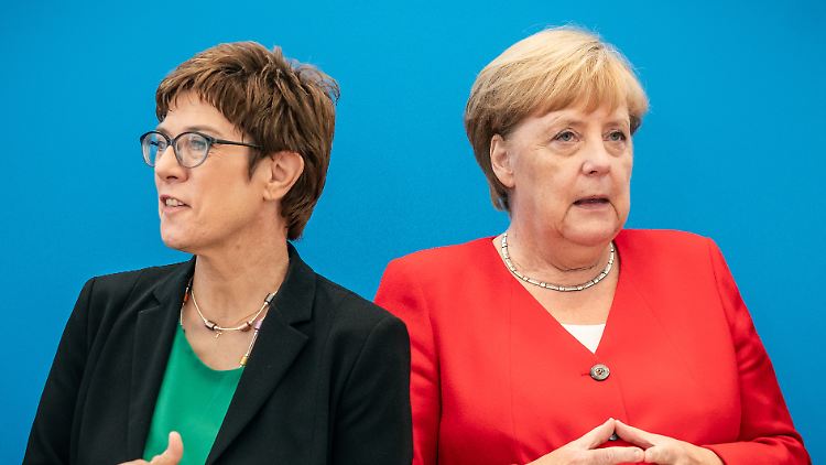 Ein konkreter Grund für die getrennte Anreise wurde bislang nicht genannt.