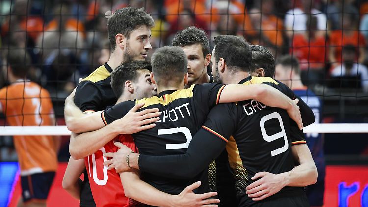Dann doch im Viertelfinale: Die deutschen Volleyballer spielen nun gegen Polen.