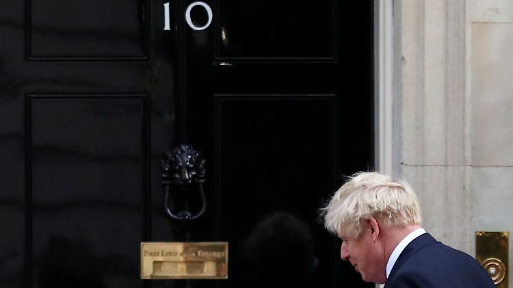 Aus Sicht Großbritanniens könne dem Iran "mit sehr hoher Wahrscheinlichkeit" die Verantwortung für die Angriffe zugeschrieben werden, sagte Johnson.