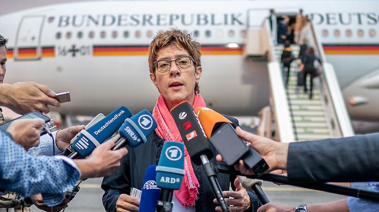 Zwei Flüge, ein Ziel: CDU-Chefin Kramp-Karrenbauer und Bundeskanzlerin Merkel fliegen getrennt nach New York, um dort für mehr Klimaschutz zu kämpfen.
