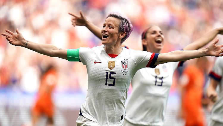 Megan Rapinoe (vorne) und Alex Morgan feierten gemeinsam die Weltmeisterschaft in diesem Jahr.