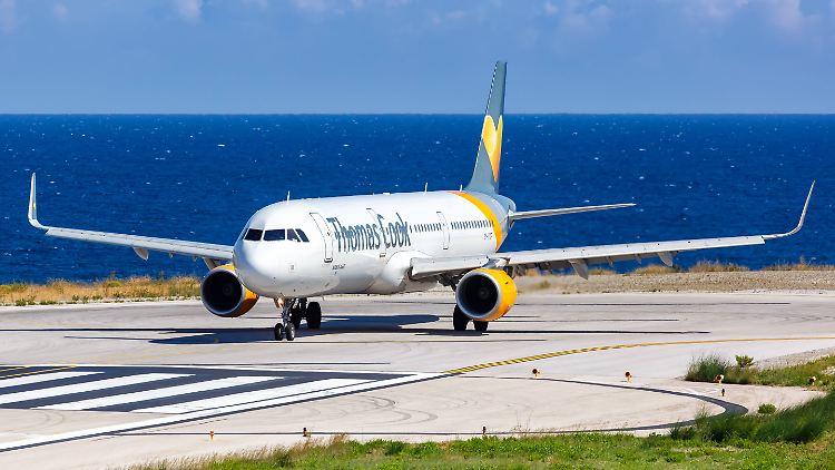 Schätzungsweise 6500 Menschen waren bislang von Flugstreichungen der skandinavischen Töchter von Thomas Cook betroffen.