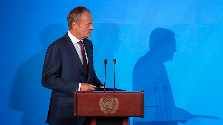 EU-Ratspräsident Donald Tusk sucht den Austausch mit Boris Johnson.