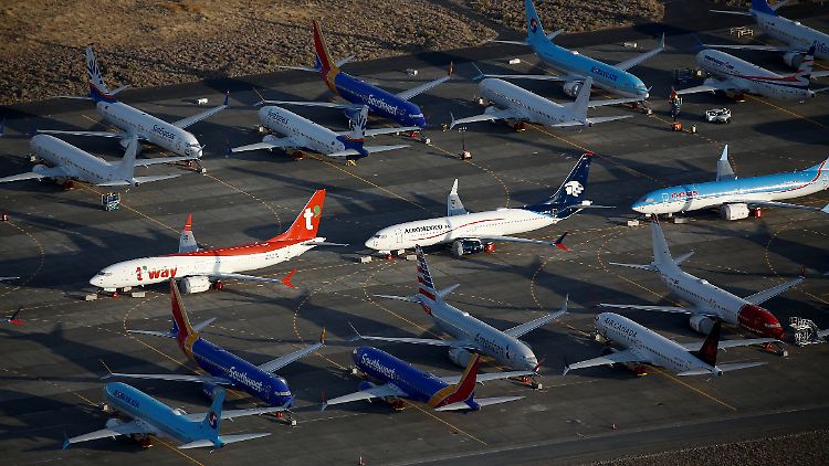 Flieger vom Typ Boeing 737 Max parken auf einem Flughafen im US-Bundesstaat Washington.
