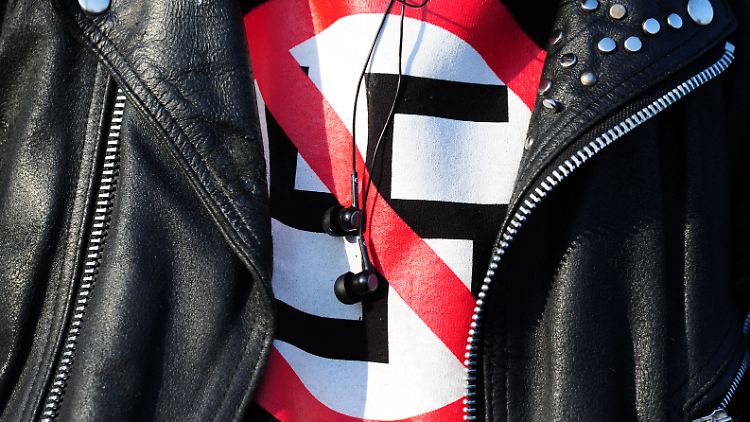 Darüber, dass die Behörden gegen die neue Dynamik in der rechtsextremen Szene vorgehen müssen, besteht Einigkeit.