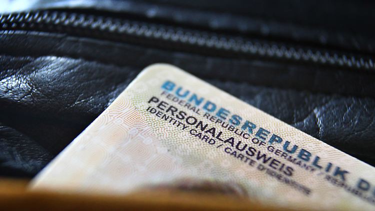 Bald muss man seinen Personalausweis auch digital bekommen.