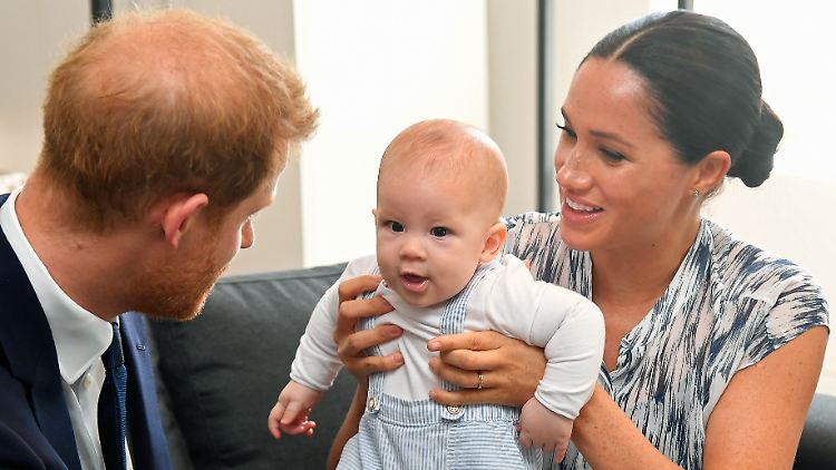 Prinz Harry und Herzogin Meghan haben einen Auftritt gemeinsam mit Baby Archie absolviert.