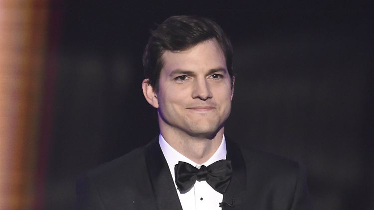 Er war von 2005 bis 2013 mit Demi Moore verheiratet: Ashton Kutcher.