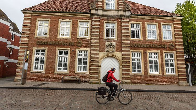 Jede fünfte Filiale will die Bank schließen.