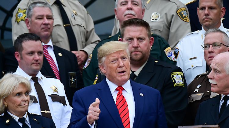 Die USA seien die "großzügigste Nation in der Geschichte", sagt US-Präsident Donald Trump.