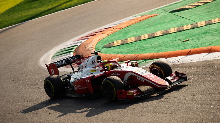 Ein Rennen hat Mick Schumacher in dieser Formel-2-Saison gewonnen. Sportlich geben andere den Ton an.