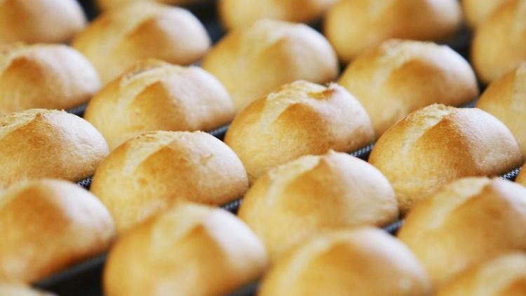 Fast überall warten Bäckereien mit frischen Backwaren auf.
