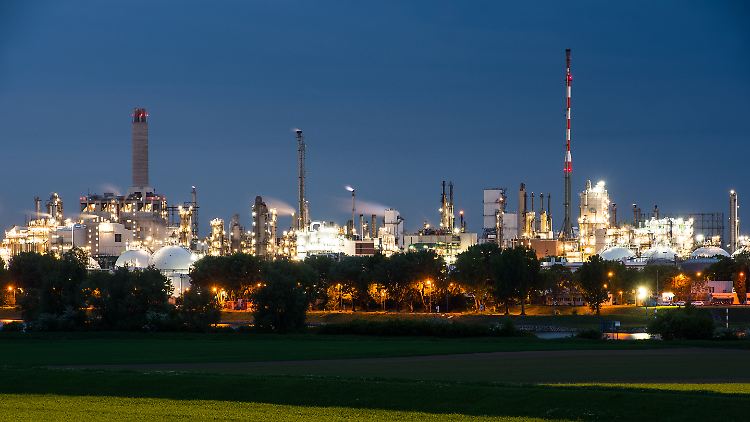 BASF rechnet ab 2021 mit einem Beitrag von zwei Milliarden Euro vom Sparprogramm.