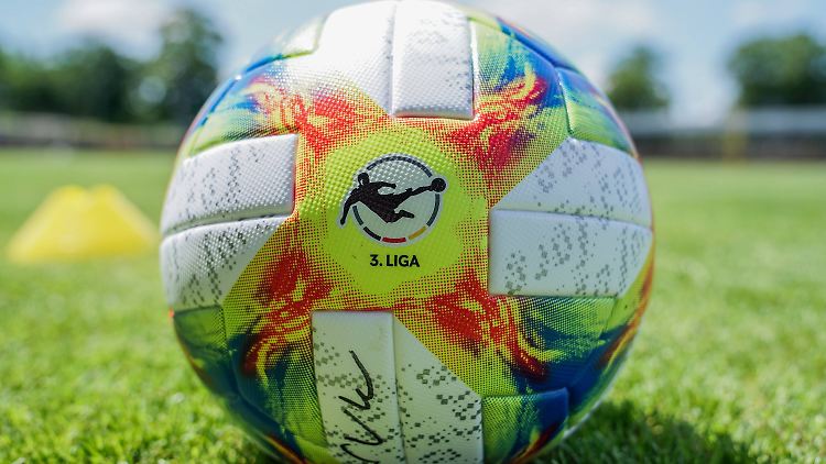 Es gibt weiterhin vier Aufsteiger in die dritte Spielklasse - aber das Prozedere wird komplizierter.