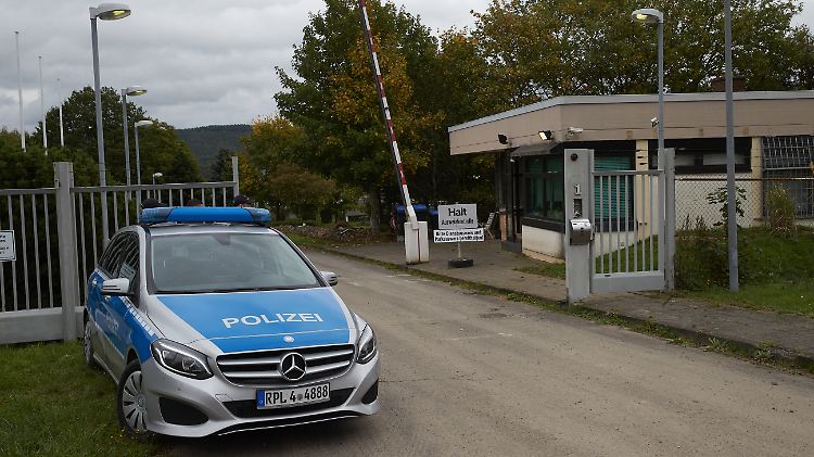 Das Gelände der Cyberkriminellen um den Nato-Bunker in Traben-Trarbach war umzäunt und bewacht.