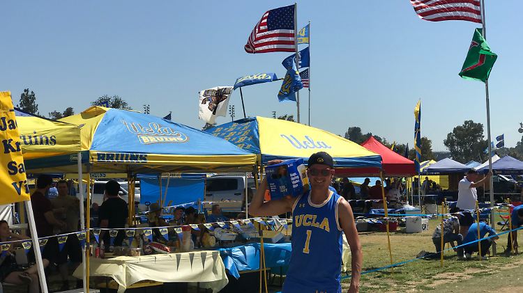 Pick-Ups, Pavillons und US-Flaggen: College Football zelebriert Tailgating mehrere Stunden lang als amerikanisches Kulturgut.