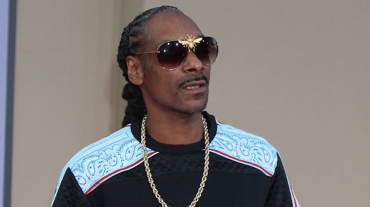 Verabschiedet sich in den sozialen Medien von seiner verstorbenen Mutter: Snoop Dogg.