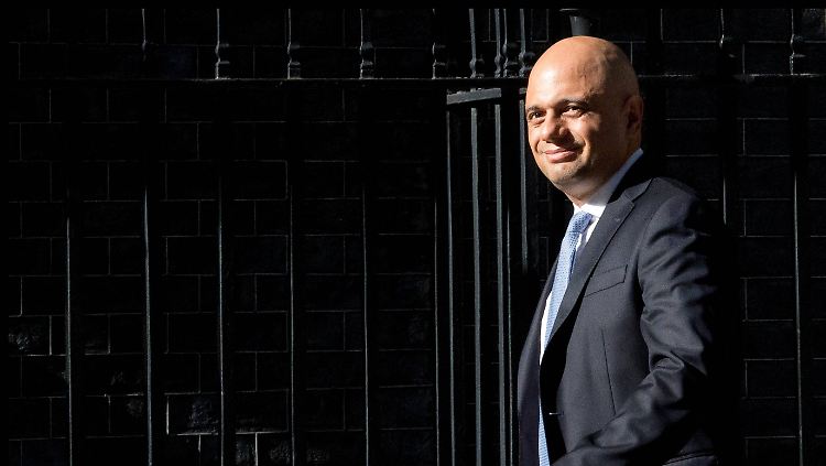 Sajid Javid will fast 20 Milliarden Euro lockermachen.