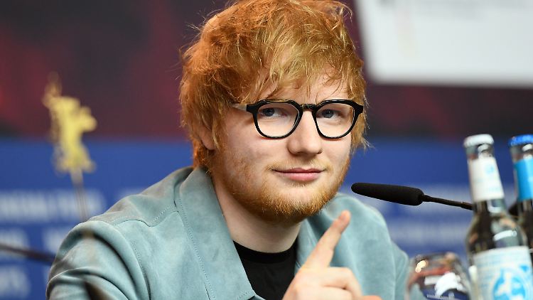 In der Londoner Portobello Road hat Ed Sheeran eine Bar eröffnet - in die er seine 32 Millionen Follower direkt einlädt.