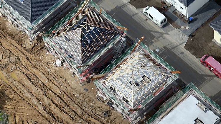 Der Immobilienboom hat nicht nur die Großstädte, sondern auch das Land erfasst.