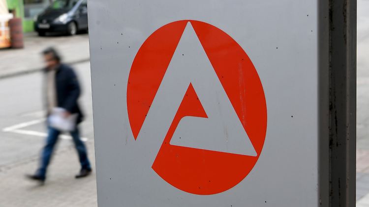 Die Arbeitslosenquote fiel im September um 0,2 Prozentpunkte auf 4,9 Prozent.