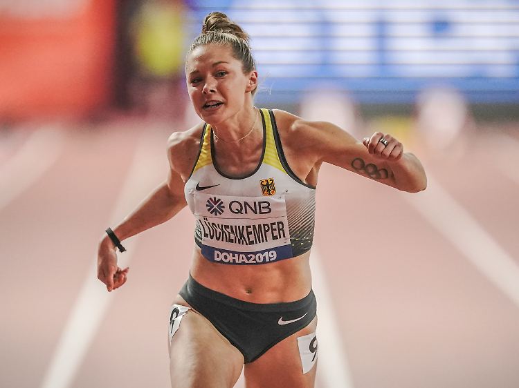 "In den knappen Sachen über diese Kamera zu steigen, um in den Block zu gehen, finde ich sehr unangenehm." - 100-Meter-Sprinterin Gina Lückenkemper.