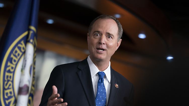 Adam Schiff, Vorsitzender des Geheimdienstausschusses, rechnet damit, dass der Whistleblower bald als Zeuge vernommen werden kann.