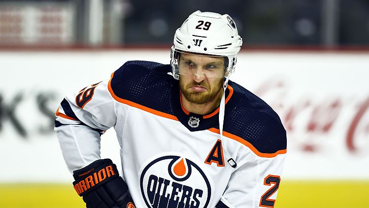 Das persönliche Ziel lautet Playoffs: NHL-Superstar Leon Draisaitl wäre dafür auch mit "20 Toren weniger glücklich".