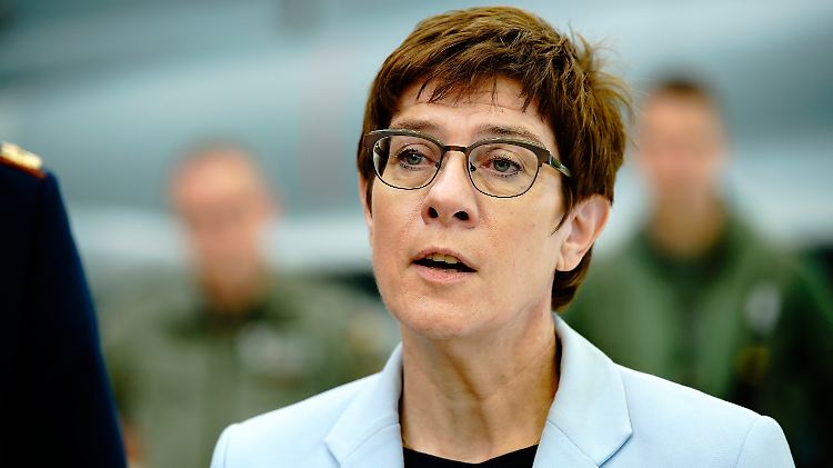Die Grünen müssten "konkrete Vorschläge" liefern, findet Annegret Kramp-Karrenbauer. 