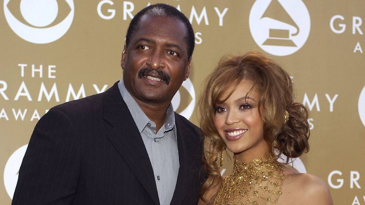 2004 begleitete Matthew Knowles seine Tochter Beyoncé zur Grammy-Verleihung.