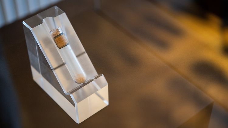 Dieses Reagenzglas mit isolierter Nukleinsäure aus Lachssperma stammt aus den Originalbeständen von Miescher.