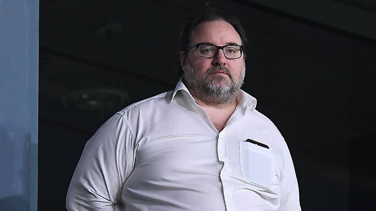 Mikhail Ponomarew akzeptiert die Entschuldigung Konrads.