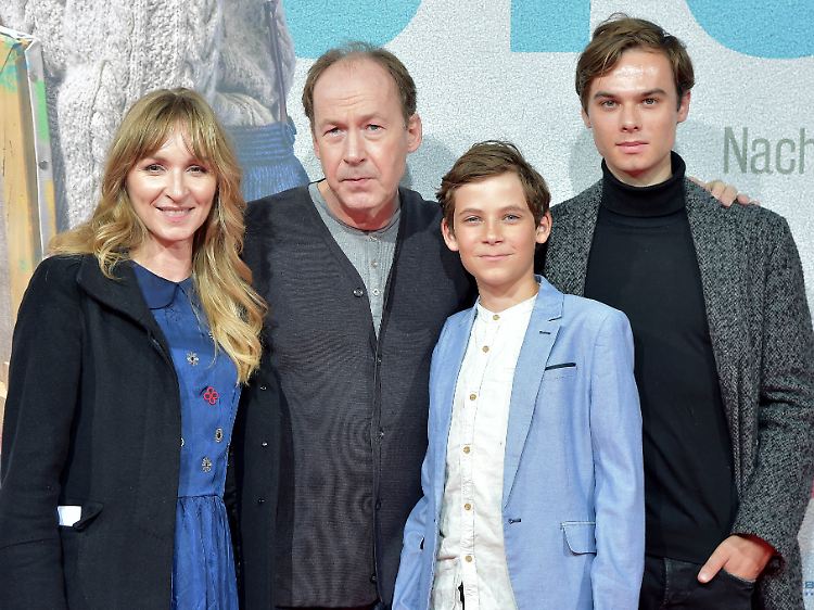 Sonja Richter, Ulrich Noethen, Levi Eisenblätter und Tom Gronau (v.l.) bei der Filmpremiere.