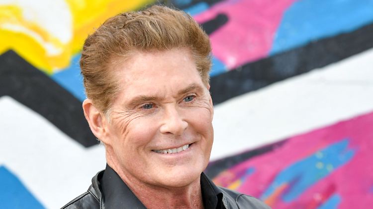 Wird auch weiterhin seinen legendären Song performen: David Hasselhoff. 