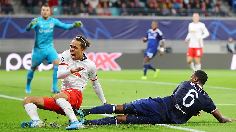 Yussuf Poulsen und seine Leipziger mussten gegen Lyon leiden und kassierten die zweite Heimpleite in Folge.